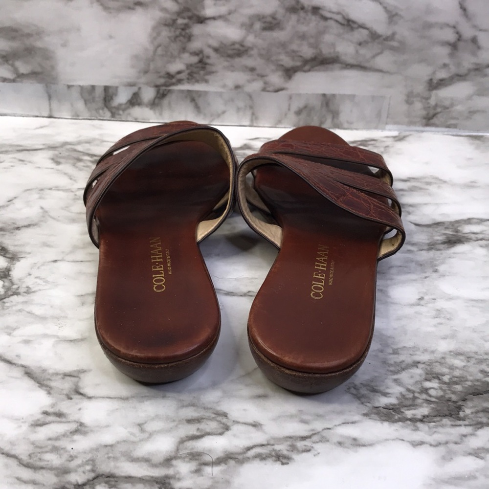 COLE HAAN BROWN LEATHER MOC CROC STRAPPY FLAT Sandals Slides WOMEN SZ 6.5B ITALY - Picture 8 of 16